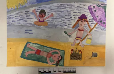 На море