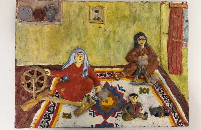 Сцена в интерьере с пряхой и семьей