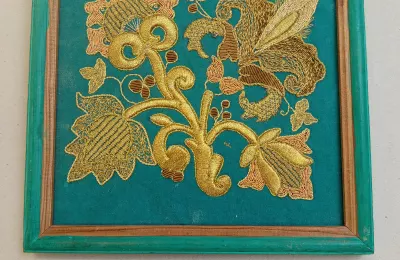Декоративное панно с растительным орнаментом