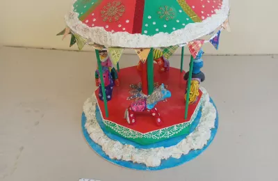 Декоративная модель карусели