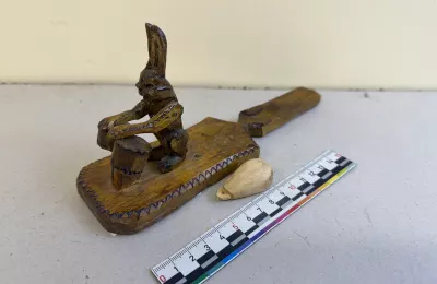 Деревянная движущаяся игрушка «Заяц-барабанщик»