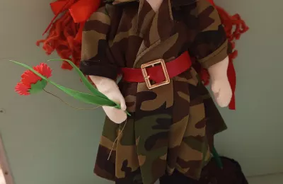 Текстильная кукла в военной форме