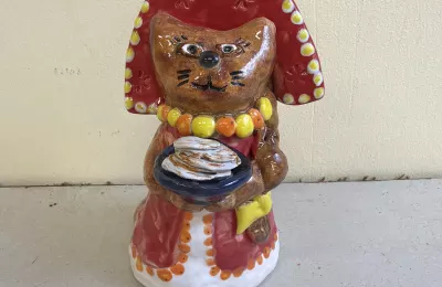 Кот с блинами в кокошнике