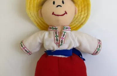 Мягкая кукла в украинском национальном костюме